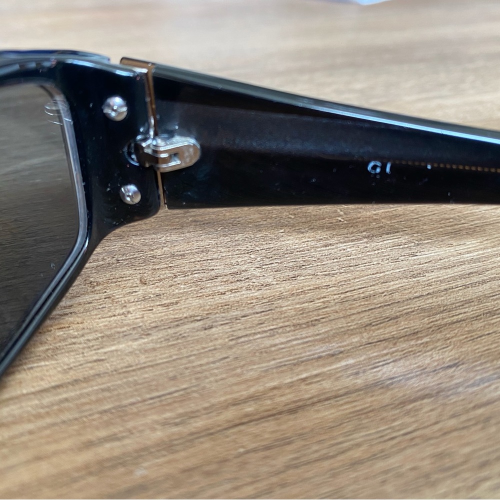 Authentic Gucci sunglasses - Picture 4 of 5